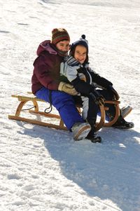 Shutterstock_sledding