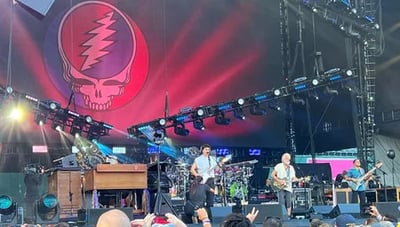 Dead And Company Fenway-1
