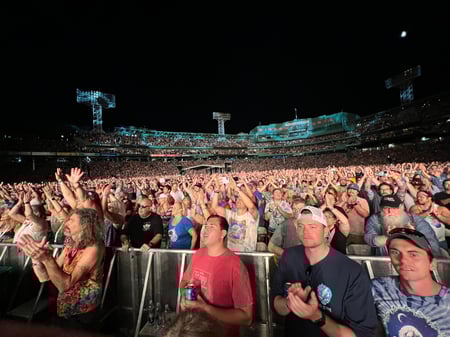 Dead and company Fenway crowd