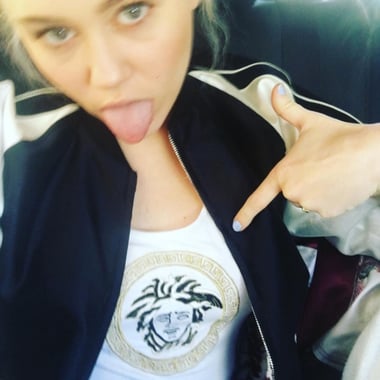 Miley_Cyrus_tongue.jpg